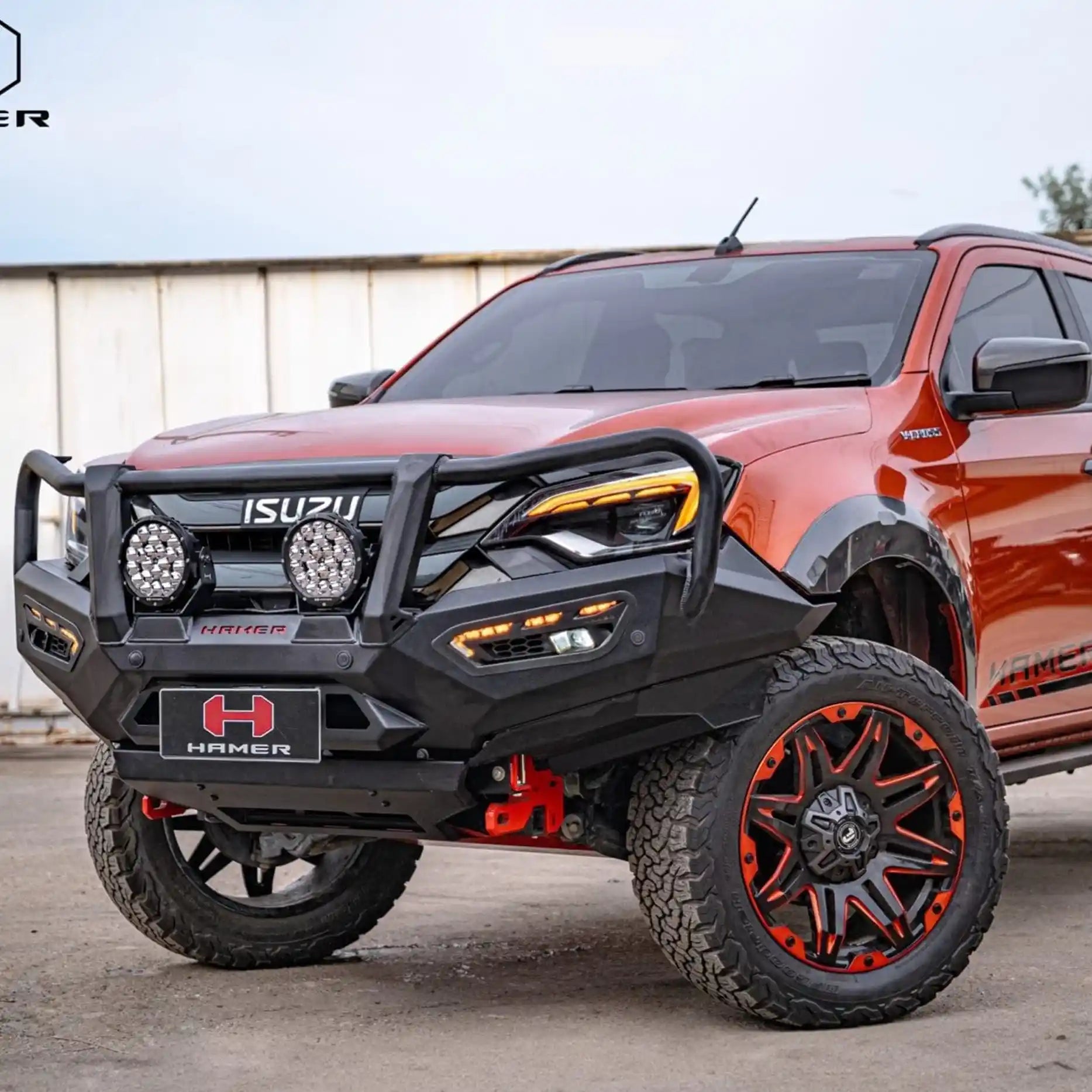 Right profile of Atlas Plus Series Bull Bar on Isuzu D-Max 2024 – Present, featuring winch lever access, aerial mounting points, and rugged off-road styling.