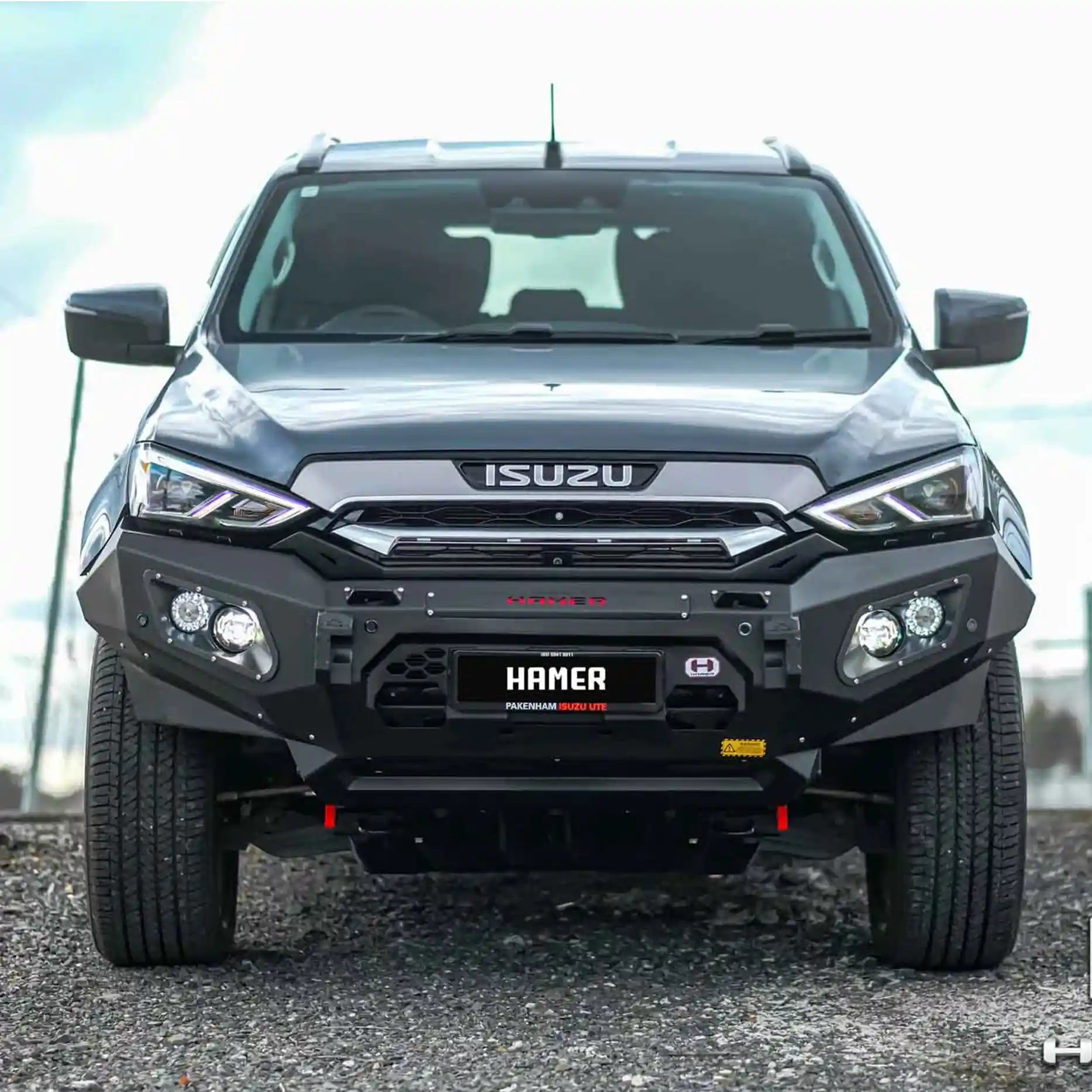 Close-up front shot of the Hamer King Series Plus Bull Bar on Isuzu MU-X 2016–2020, highlighting 3mm high-grade steel construction, sensor compatibility, and bold design.