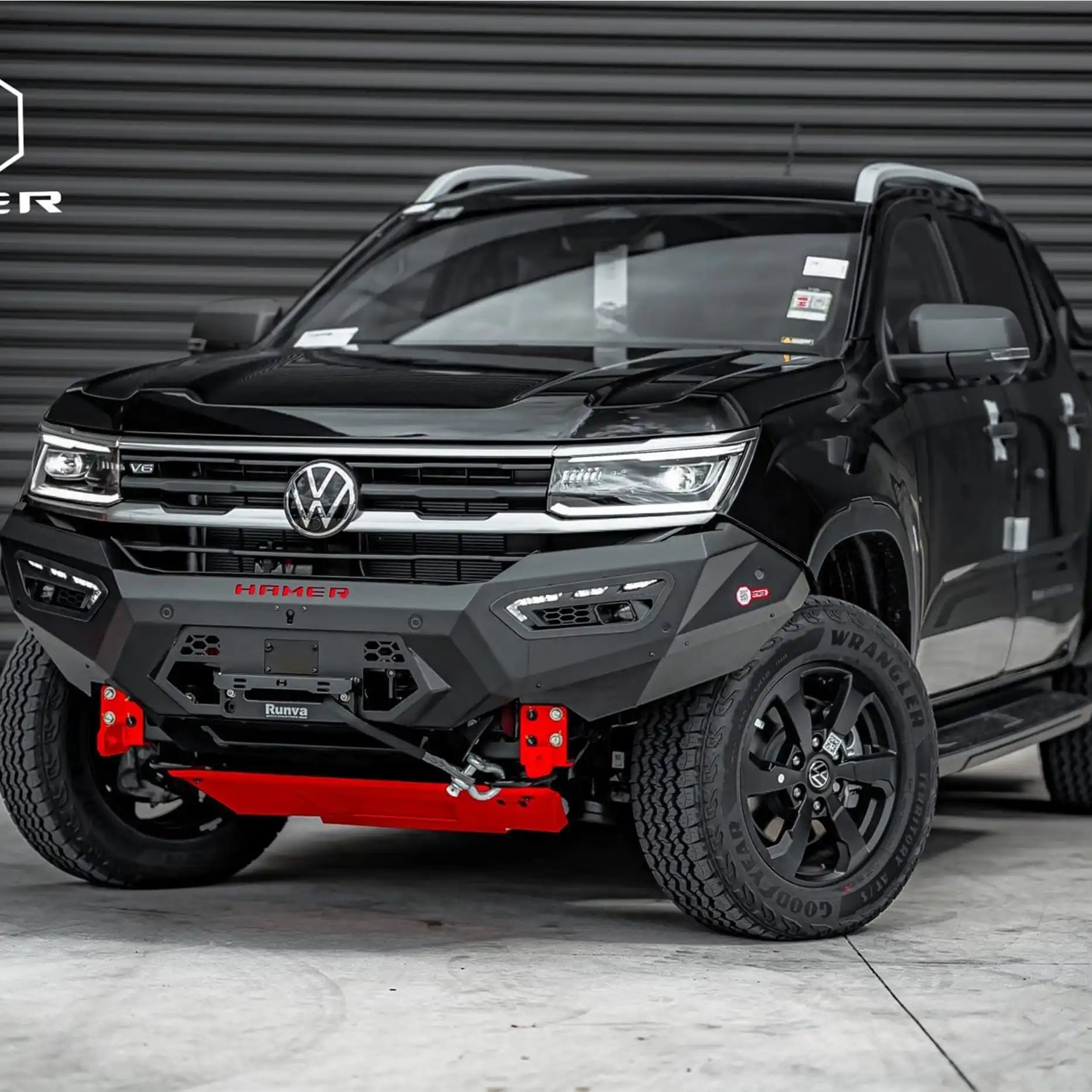 Right-side profile of Volkswagen Amarok 2023 with Hamer Atlas Series Bull Bar, highlighting sleek full bumper replacement and aerial mounting points.
