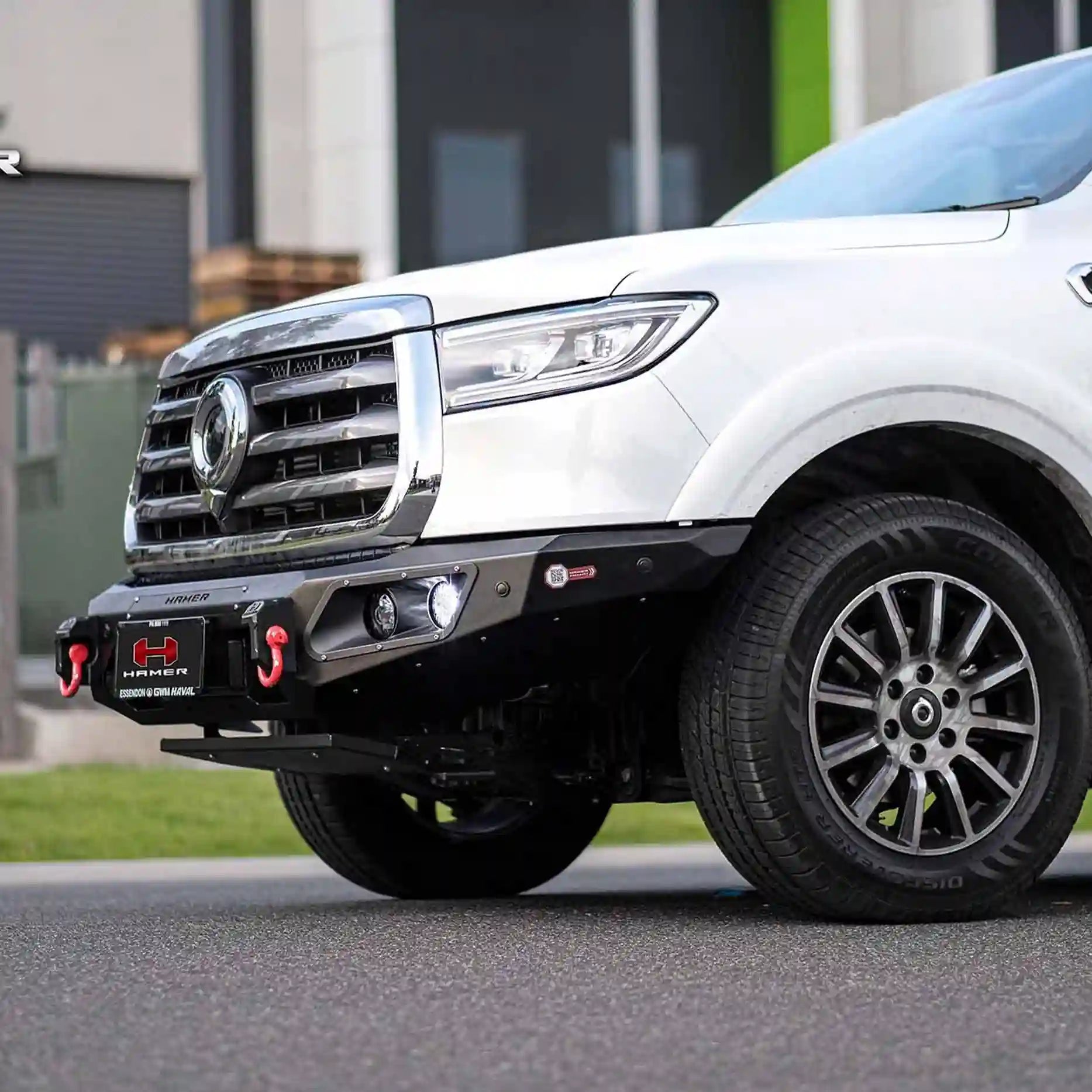 Right angled shot of GWM Cannon Hamer King Series Bull Bar, showcasing durable 3 mm high-grade steel construction and winch lever access.