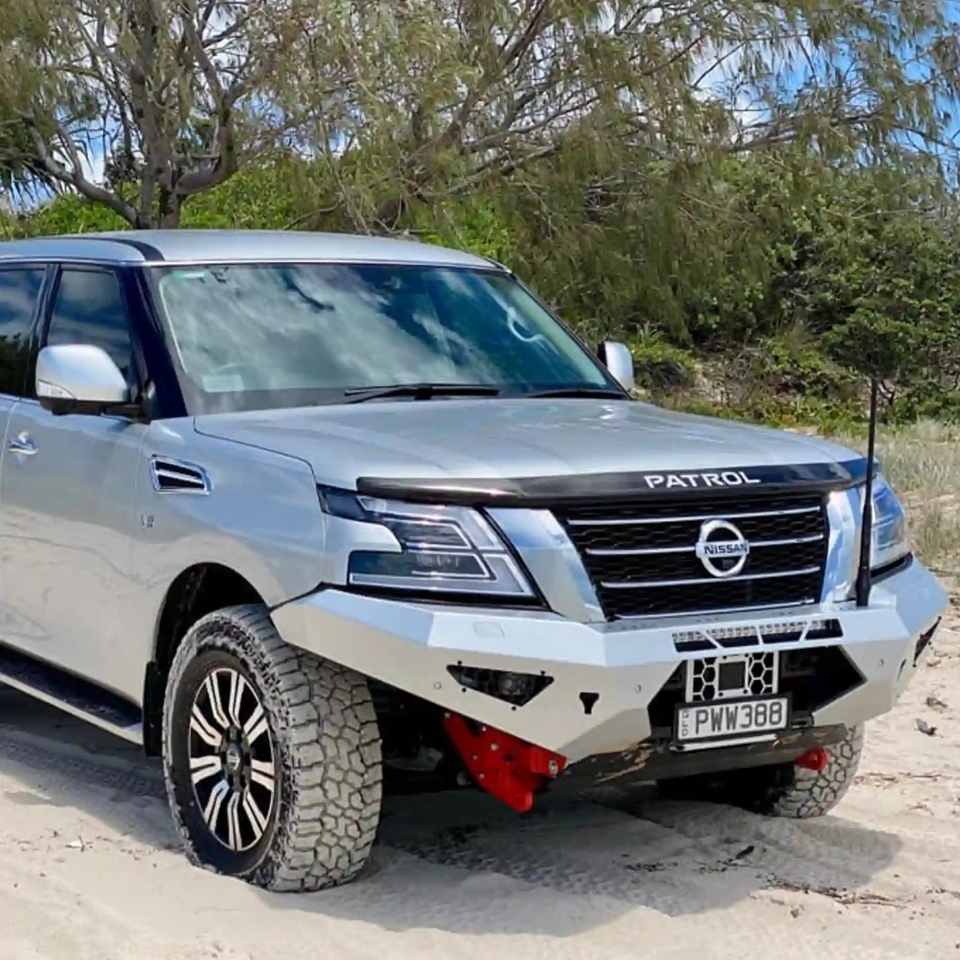 Right-side view of the Offroad Animal Cobra Bull Bar in matte black, fitted to a Nissan Patrol Y62 Series 5. Designed by Elevated 4x4, it combines ADR compliance, winch readiness, and adaptive cruise compatibility—perfect for serious touring and 4WD reliability.