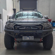 Offroad Animal Predator Bull Bar equipped with the optional top stealth hoop and integrated 22-inch LED light bar on a Ford Ranger PX2. Elevated 4x4’s fitment highlights functional styling, improved night visibility, and ADR compliance, making it a top-tier choice for Australian off-road enthusiasts seeking both performance and presence.