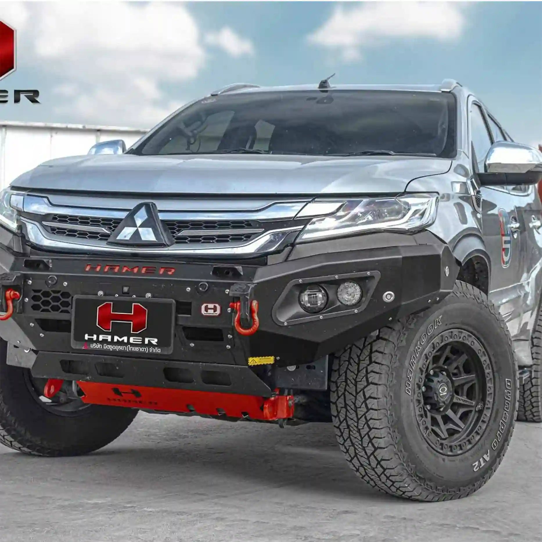 Right side view of Mitsubishi Pajero Sport QE (2016–2019) fitted with Hamer King Bull Bar, offering durability, ADR compliance, and off-road confidence.