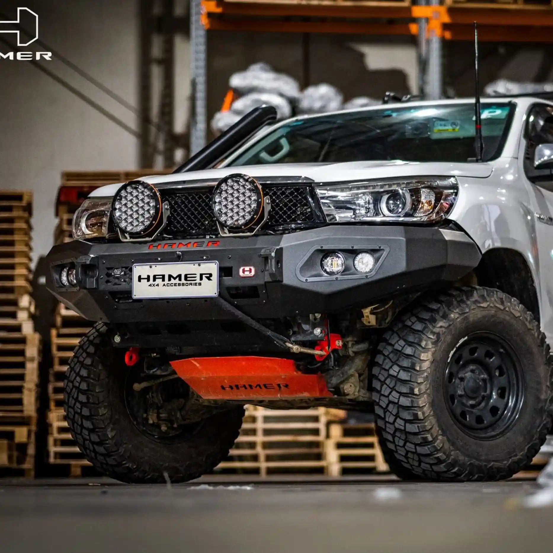 Right side of Hilux 2015–2018 with Hamer King Bull Bar, full steel bumper replacement, E-Mark LED lighting, winch ready design.