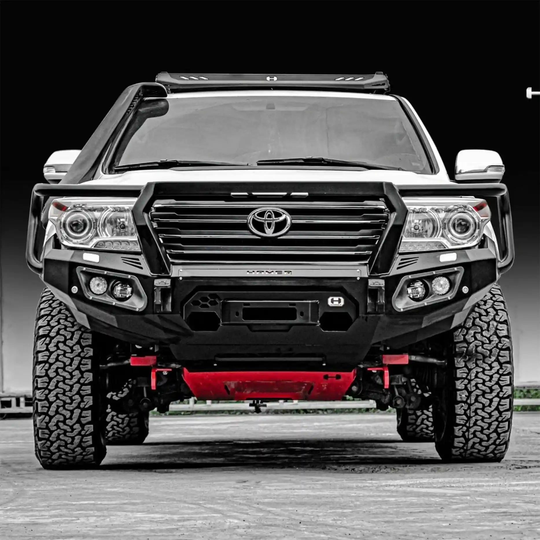 Front view of Toyota Landcruiser 200 Series (2008–2015) with Hamer King Plus Bull Bar, a rugged matte black ADR compliant bumper upgrade.